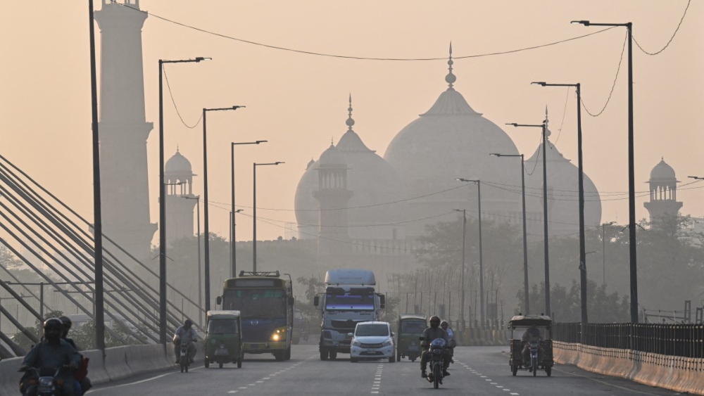 Lahore tops global pollution charts; Indian crop burning adds to smog